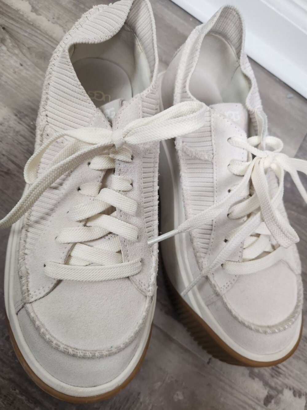 UGG Women's Sz. 7 EZ Duzzit White Lace Up Platform Sneakers - Picture 8 of 8